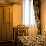 Casa Peron Hotel Venecia