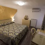 Casa Peron Hotel *