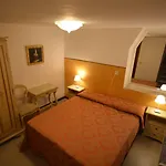 Casa Peron Hotel *