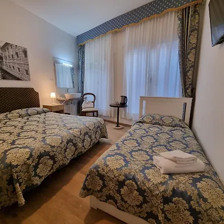 Casa Peron * Venice