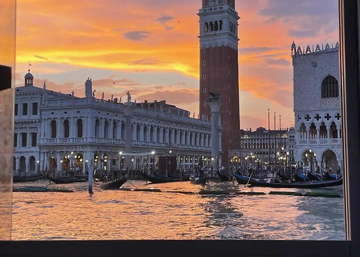 ألبيرغو كازا بيرون * البندقية